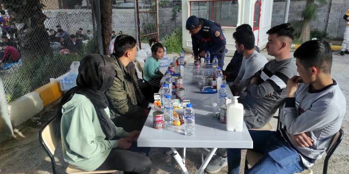 İzmir'de 118 kaçak göçmen yakalandı