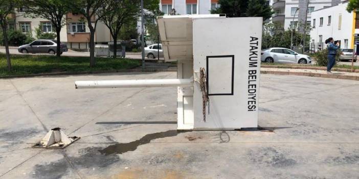 Smaç vurduğu potanın altında kalan Sefa yaralandı