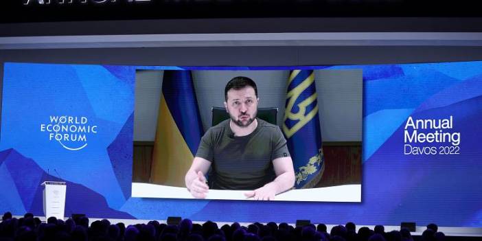 Zelenski: Masaya sadece Putin'le ve savaşı bitirmek için otururum