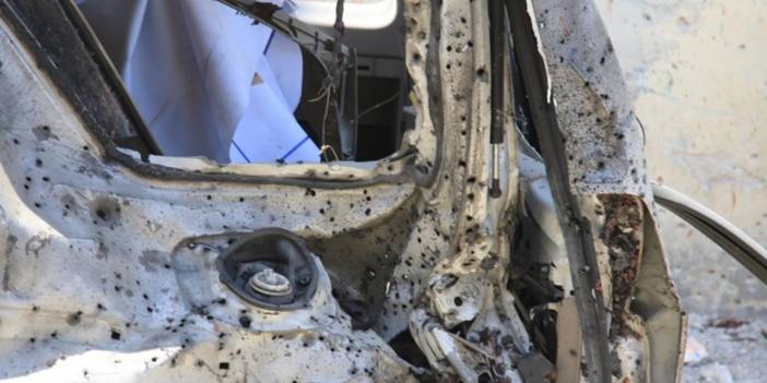 Somali'de seyir halindeki araçta bomba patladı