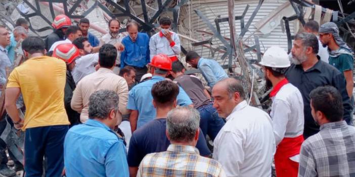 İran'da çöken binada ölen sayısı 29'a yükseldi