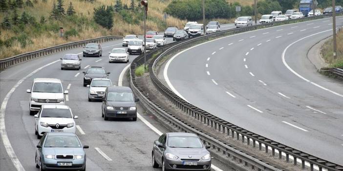 Otoyollarda otomobillerin hız sınırı yükseltildi