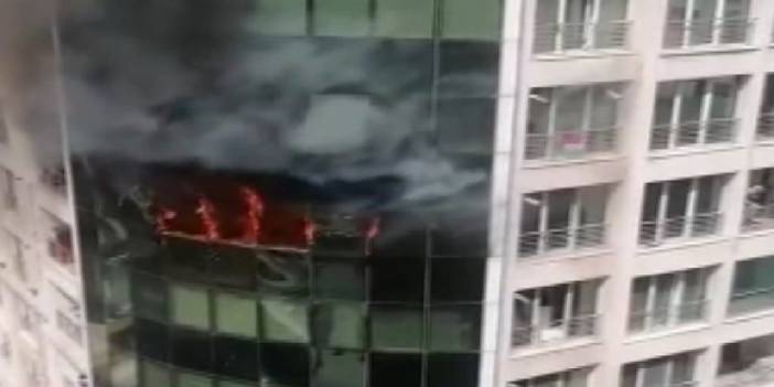 Esenyurt'ta rezidansta korkutan yangın