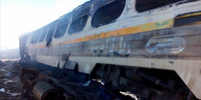 İran'da tren raydan çıktı: 17 ölü
