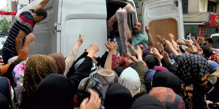 5 liralık halı izdihamı