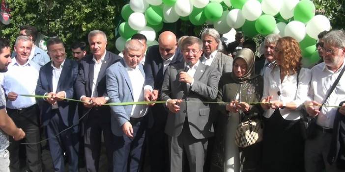 Davutoğlu: Perinçek’i dümene, Bahçeli’yi başköşeye oturttular