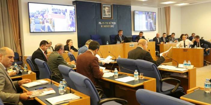 Sağlık çalışanları düzenlemesi komisyondan geçti