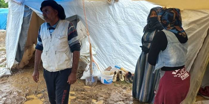 Bursa'da sağanak; mevsimlik işçilerin çadırlarını su bastı