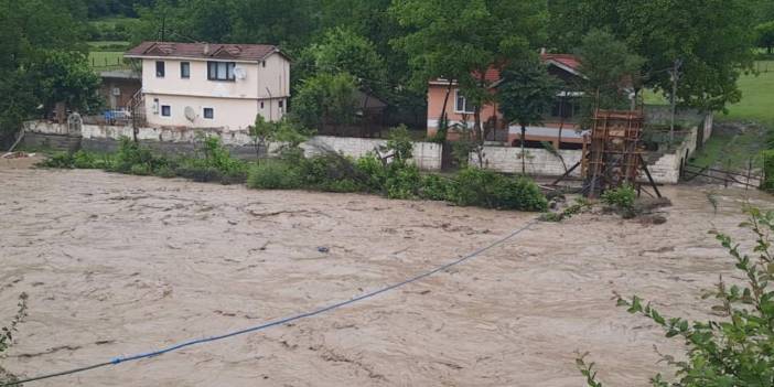 Bartın'da dereler taştı: Karabük yolu su altında
