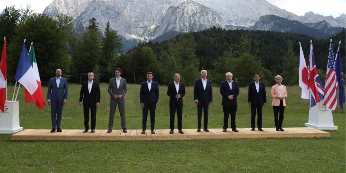 Biden duyurdu: Rusya'ya altın ithalatı yasağı