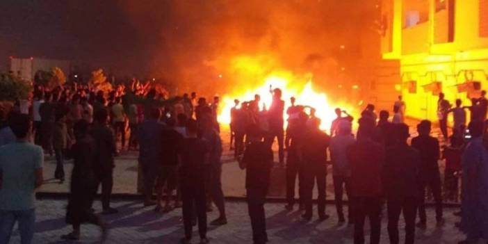 Libya'da Temsilciler Meclisi ateşe verildi