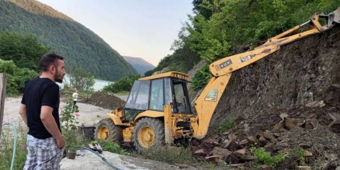 Şelale yolunu kapattı: Kamulaşırsa açarız