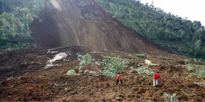 Hindistan'da heyelanda ölenlerin sayısı 37'ye yükseldi