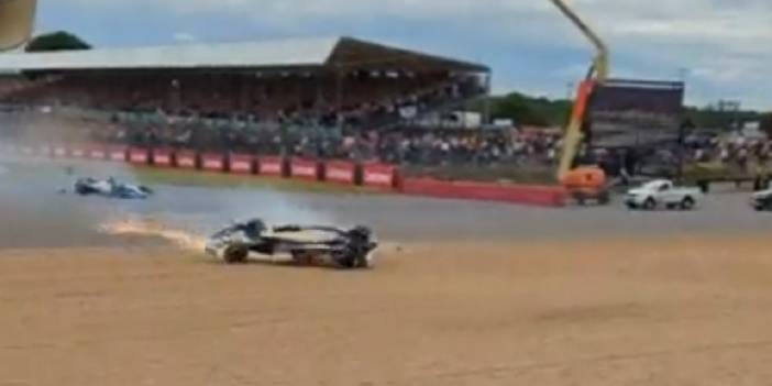 Formula 1 Britanya Grand Prix'inde kaza