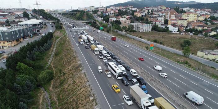 Sultanbeyli'de zincirleme kaza: TEM kapandı
