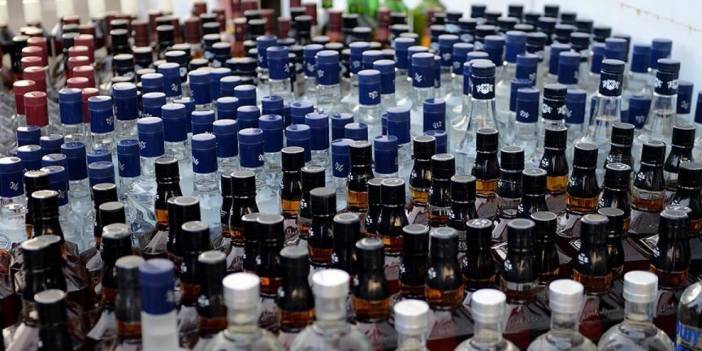İstanbul'da operasyon: 1 ton 300 litre etil alkol ele geçirildi