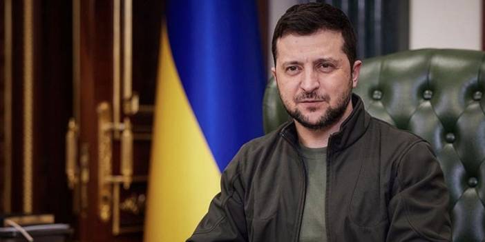Zelenski kritik isimleri kovdu