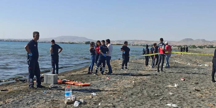 Serinlemek için Van Gölü'ne giren çocuklar akıntıya kapılarak öldü