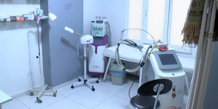 Kaçak muayenehane baskını: Tarihi geçmiş ilaçlar ele geçirildi