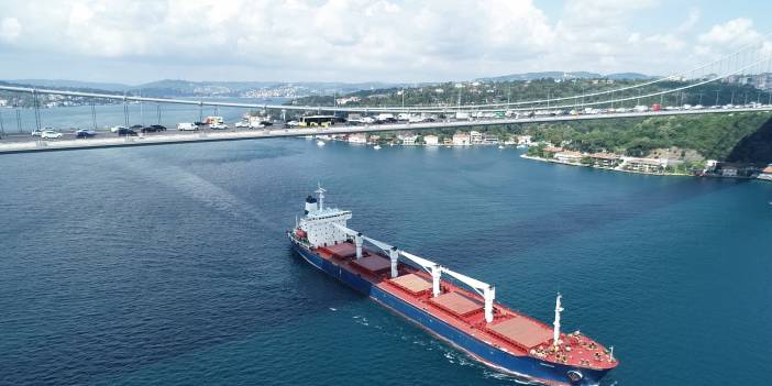 Denetim tamamlandı: Razoni, 2 saatte İstanbul Boğazı'ndan geçti