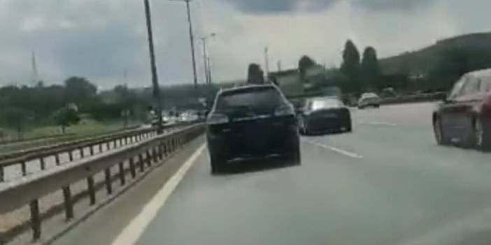 Katlanır plakayla geçiş ücretinden kaçan sürücü kamerada