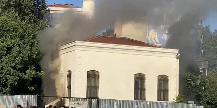 Fatih'te Camcılar Camii'nde yangın çıktı