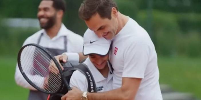 Federer'den hayranına büyük jest: Yıllar önce verdiği sözü tuttu