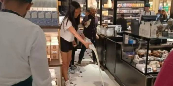 Yere süt dökme eylemi yapan veganlar eleştiri yağmuruna tutuldu