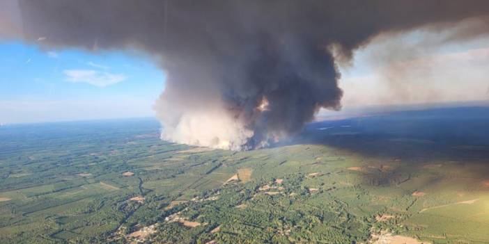 Fransa cehennemi yaşıyor: 10 futbol sahası büyüklüğünde alan yanıyor