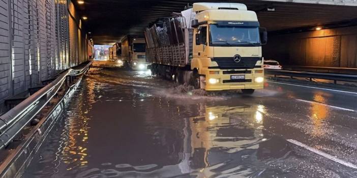 Eskişehir'i sağanak vurdu