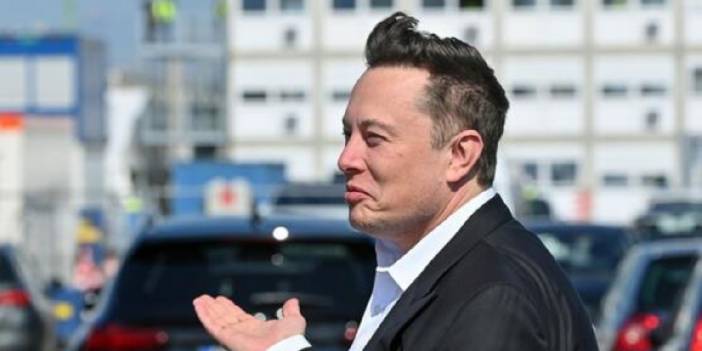 Elon Musk: I'm buying Manchester United, you're welcome