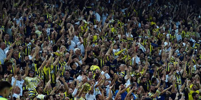 Kadıköy'de binlerce taraftardan Gülşen'e destek