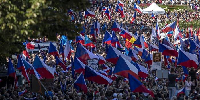 70 bin kişi zamları protesto için sokağa çıktı