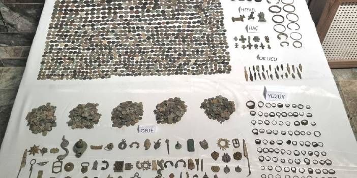 Roma dönemine ait 3 bin 331 adet tarihi eser ele geçirildi