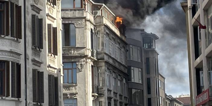 Beyoğlu'nda korkutan yangın