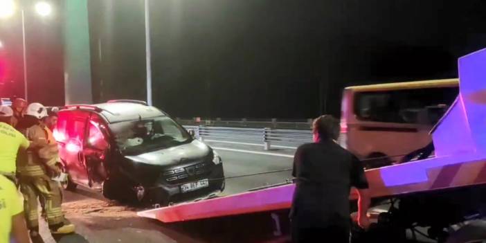 Dur ihtarına uymayan sürücü iki polise çarptı