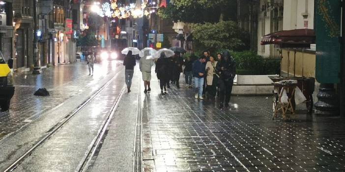İstanbul güne yağmurla başladı