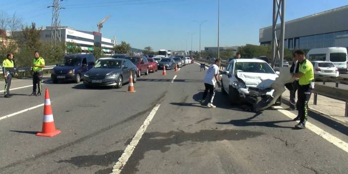 Sancaktepe TEM'de zincirleme kaza: 8 yaralı