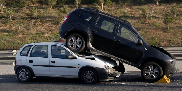 Eyüpsultan'da kaza: Üst üste bindiler