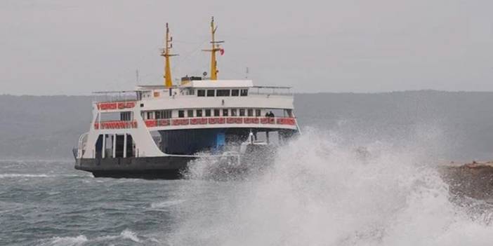 Feribot seferlerine 'fırtına' engeli