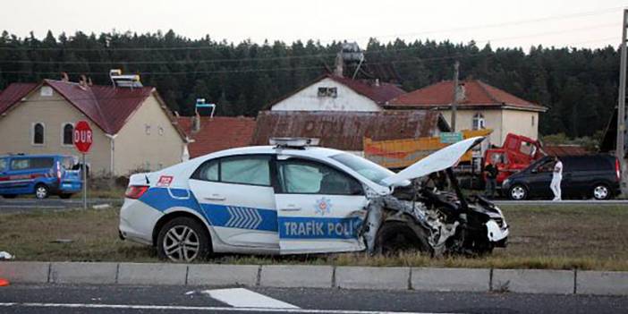 Ciple çarpışan polis aracındaki 2 polis memuru yaralandı