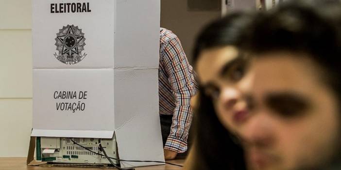 Bolsonaro anketlerde geride kalmıştı... Brezilya genel seçimler için sandık başında