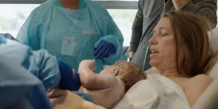 Demokrat aday, seçim videosuna doğum yaptığı anları koydu