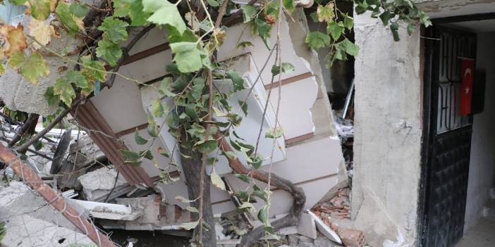 Denizli'de doğalgaz patlaması: 2 yaralı... Evleri başlarına yıkıldı