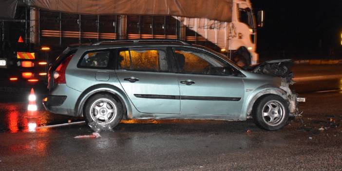 Otomobilin çarptığı tankerci yoluna devam etti