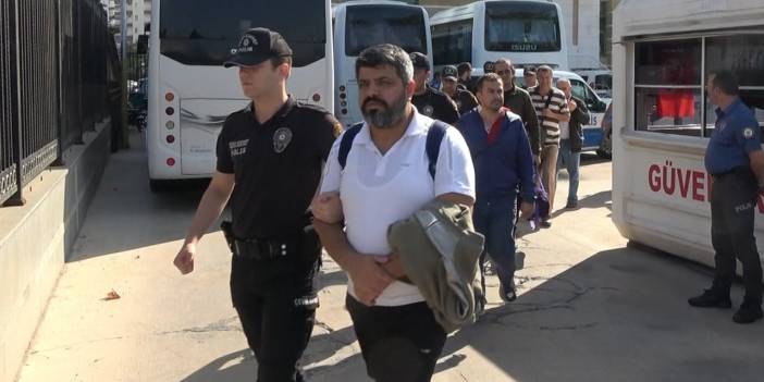 FETÖ'den gözaltına alınan 102 kişi adliyede