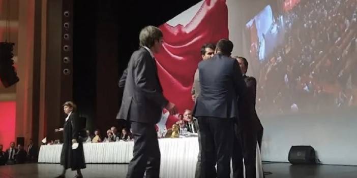 İstanbul Barosu Genel Kurulu kürsüsünde gergin anlar