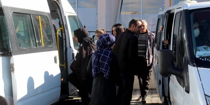 25 öğrenci gıda zehirlenmesi şüphesiyle hastaneye kaldırıldı