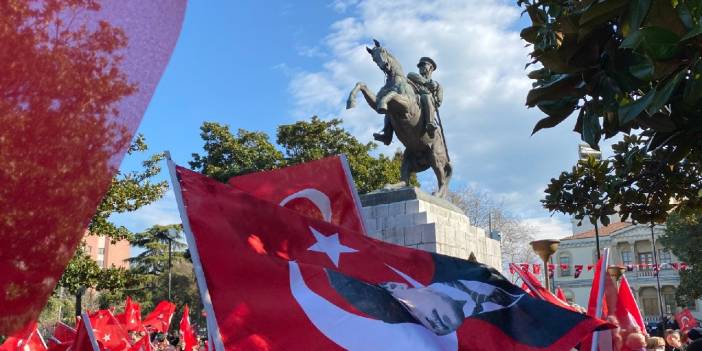 Samsun'da saldırıya uğrayan Onur Anıtı'nın güvenliği artırıldı