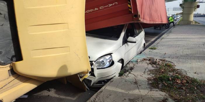 Mucize kurtuluş: TIR devrildi, burnu bile kanamadı